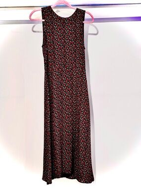 Reformation Red Roses Midi Dress in Size 10